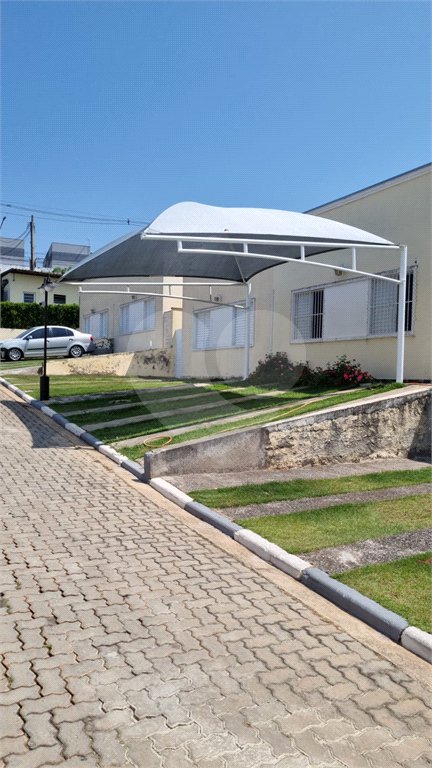 Casa à venda com 3 quartos, sendo 1 suíte, no condomínio Residencial Vila D`ouro, Cotia - SP