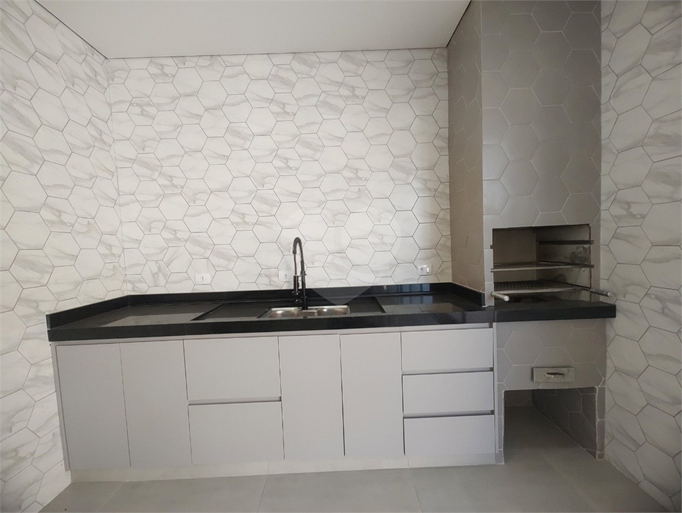 Casa à venda com 3 suítes no condomínio Terras de São Francisco, Sorocaba - SP