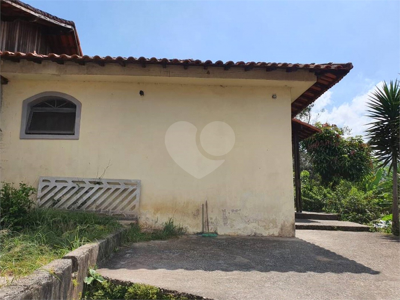 Casa à venda com 3 quartos, sendo 1 suíte, em Jardim Ikeda, Suzano, SP