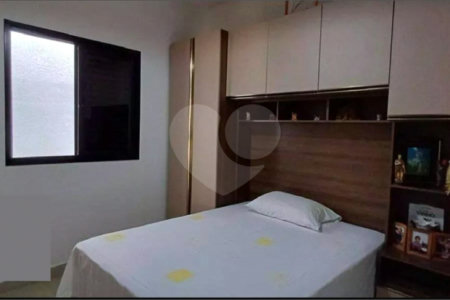 Casa à venda com 3 quartos, sendo 2 suítes, no condomínio Residencial Marchant Buarque, Atibaia - SP