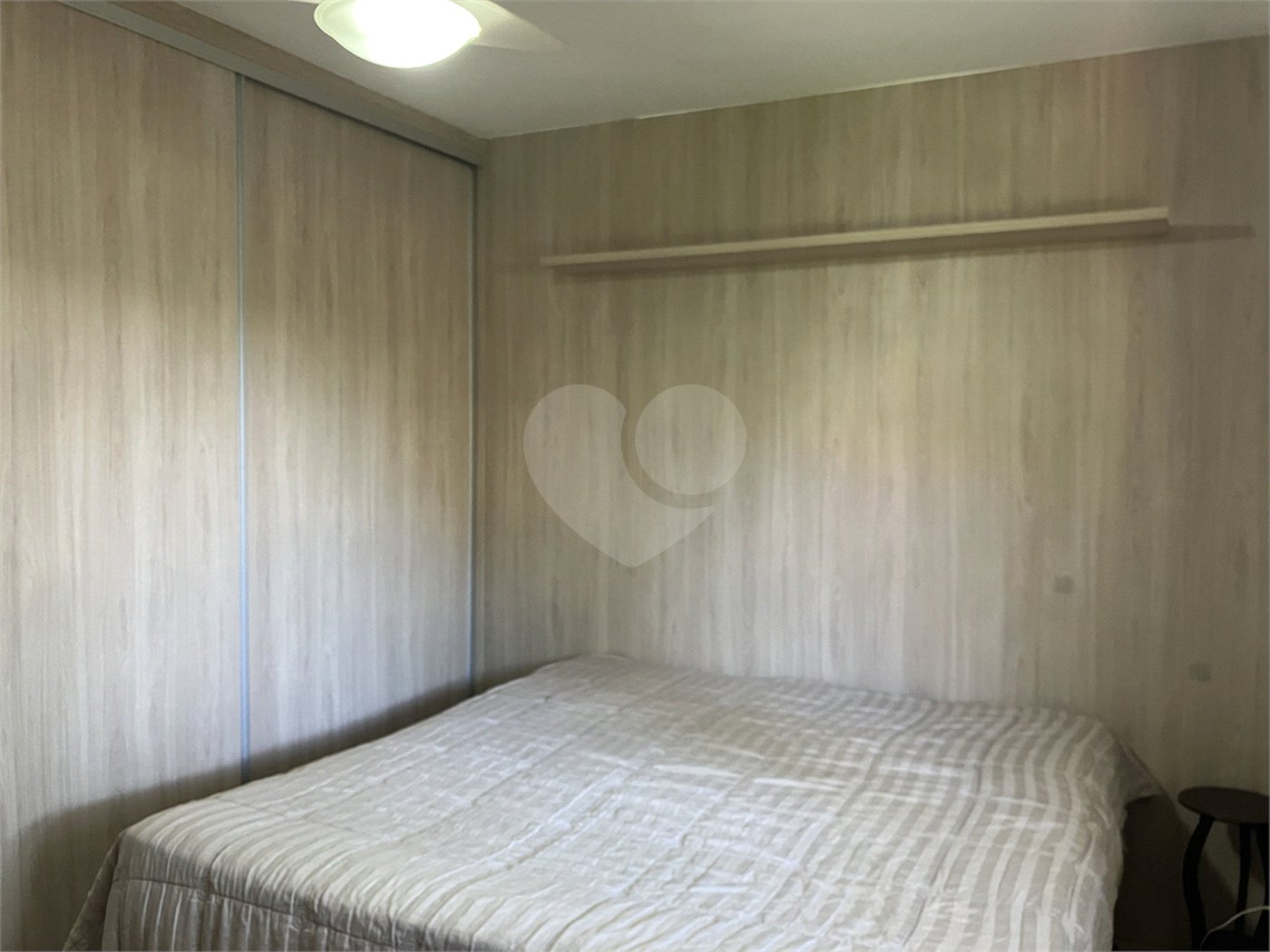 Casa à venda com 4 quartos, sendo 2 suítes, no condomínio Vivendas do Lago, Sorocaba - SP