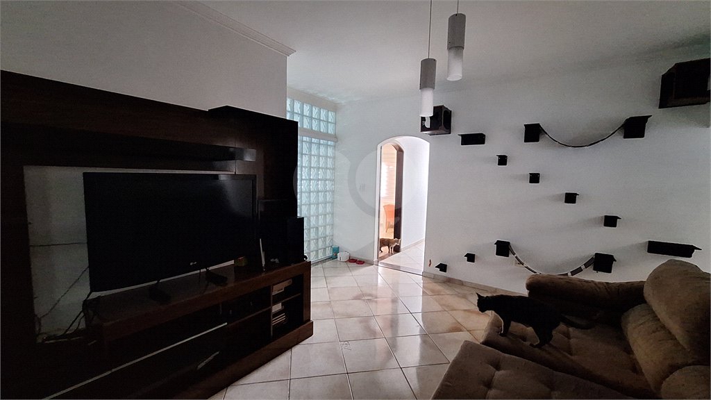 Sobrado à venda com 4 quartos, sendo 1 suíte, em Tremembé, São Paulo, SP