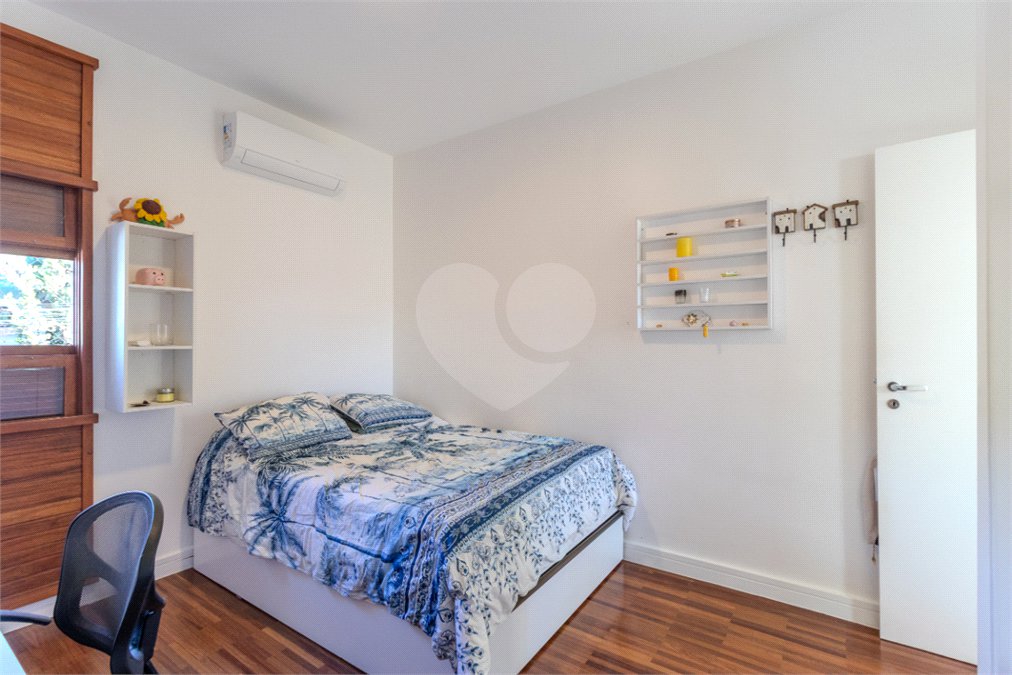 Sobrado à venda com 3 quartos, sendo 1 suíte, em Alto da Boa Vista, São Paulo, SP