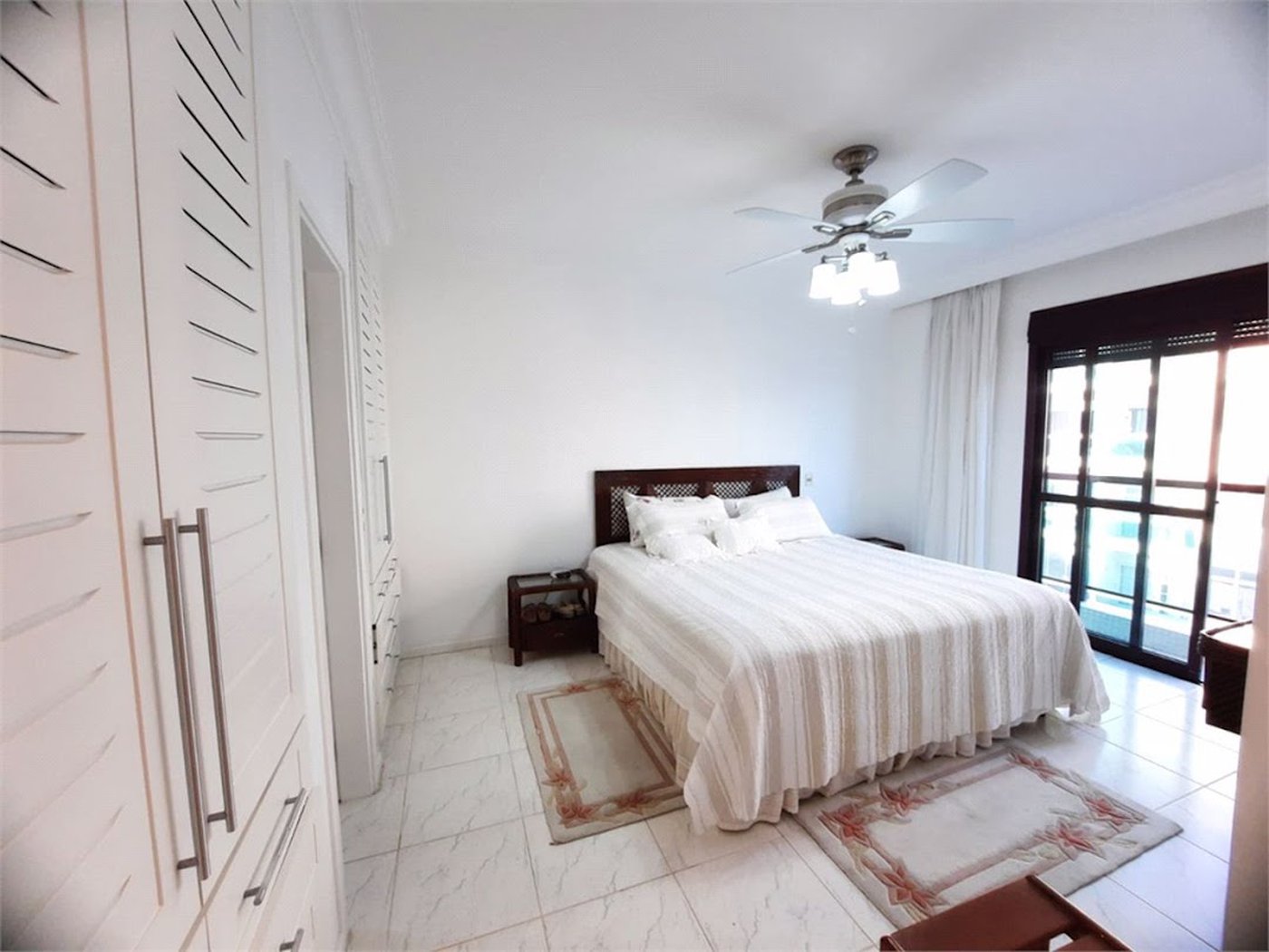 Apartamento com 3 dormitórios à venda, 179 m² por R$ 3.800.000,00 - Pitangueiras - Guarujá/SP