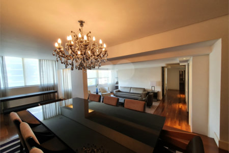 Apartamento à venda com 3 quartos, sendo 2 suítes, em Alto da Boa Vista, São Paulo, SP
