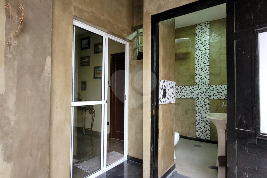 Sobrado à venda ou para alugar com 3 quartos, sendo 13 suítes, em Santana, São Paulo, SP