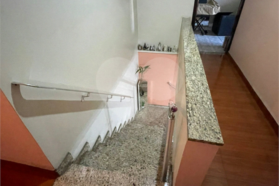 Sobrado à venda com 5 quartos, sendo 1 suíte,  em Vila Gustavo, São Paulo, SP