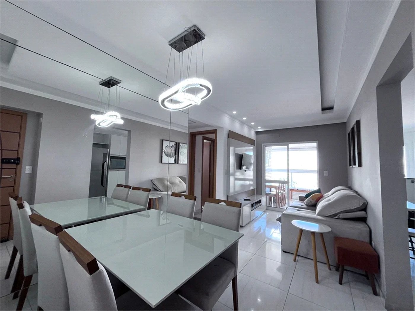 Apartamento à venda com 2 quartos, sendo 1 suíte, em Guilhermina, Praia Grande, SP