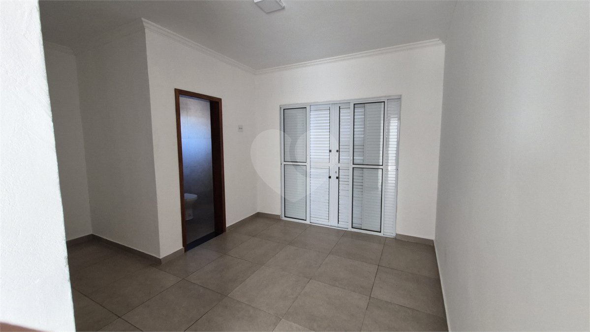 Casa à venda com 1 quarto, sendo 2 suítes, em Vila Nastri, Itapetininga, SP