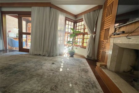Casa à venda com 4 quartos, sendo 2 suítes, no condomínio Residencial Ypê Branco II, São Paulo - SP