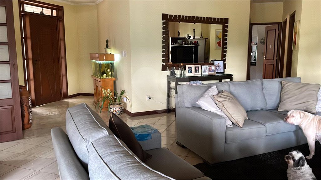 Casa à venda ou para alugar com 3 suítes no condomínio Alpes da Cantareira, Mairiporã - SP