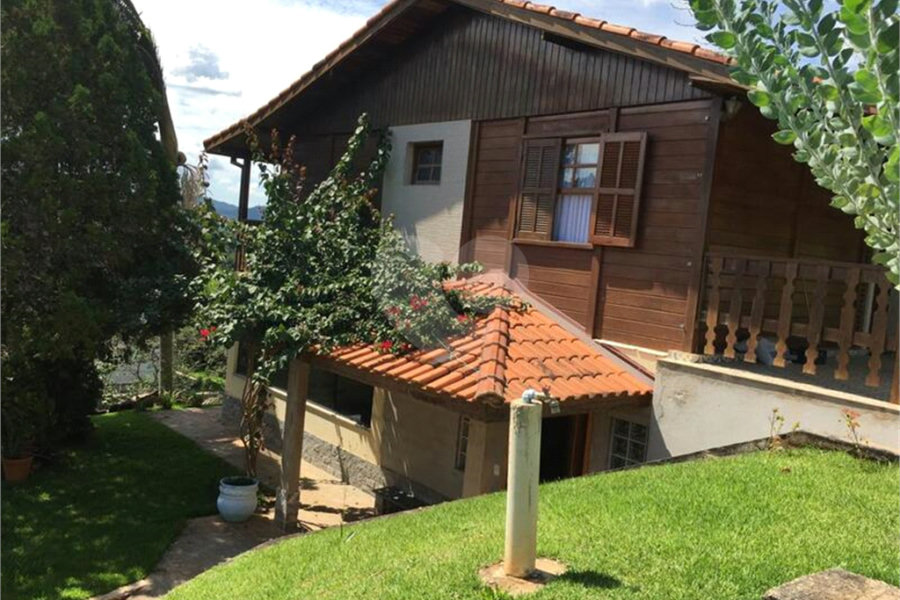 Casa à venda com 4 quartos, sendo 1 suíte, em Vila Machado, Mairiporã, SP