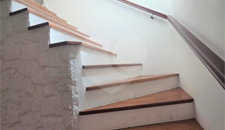 Sobrado à venda ou para alugar com 3 quartos, sendo 2 suítes,  em Vila Lucia, São Paulo, SP