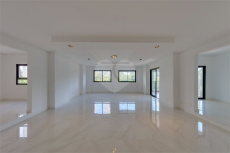 Apartamento à venda com 4 suítes em Jardim Marajoara, São Paulo, SP