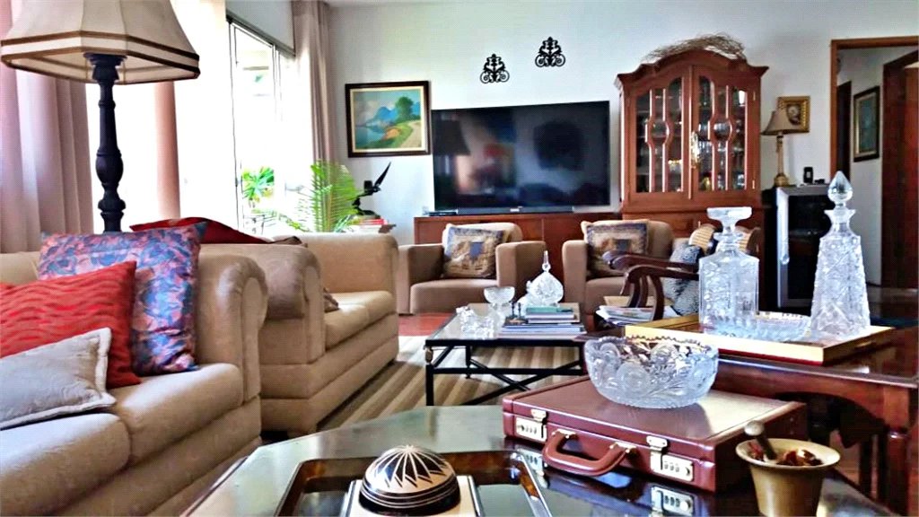 Apartamento à venda com 3 quartos, sendo 1 suíte, em Vila Andrade, São Paulo, SP