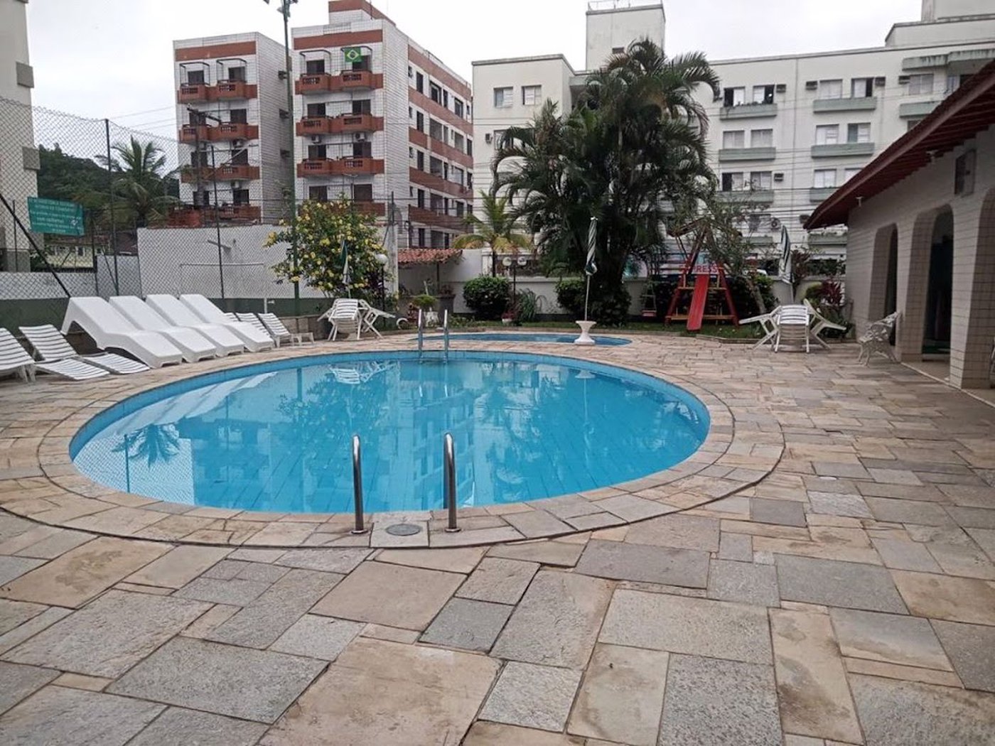 Apartamento com 3 dormitórios à venda, 100 m² por R$ 460.000,00 - Jardim Las Palmas - Guarujá/SP