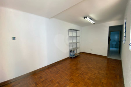 Casa à venda com 2 quartos, sendo 1 suíte, em Aclimação, São Paulo, SP