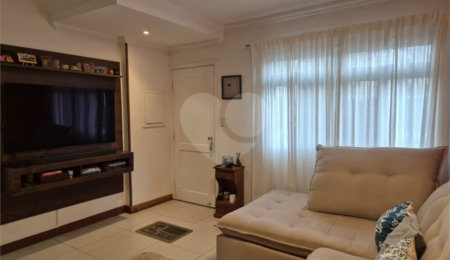 Casa à venda com 2 quartos, sendo 1 suíte, no condomínio Quintas Marajoara, São Paulo - SP