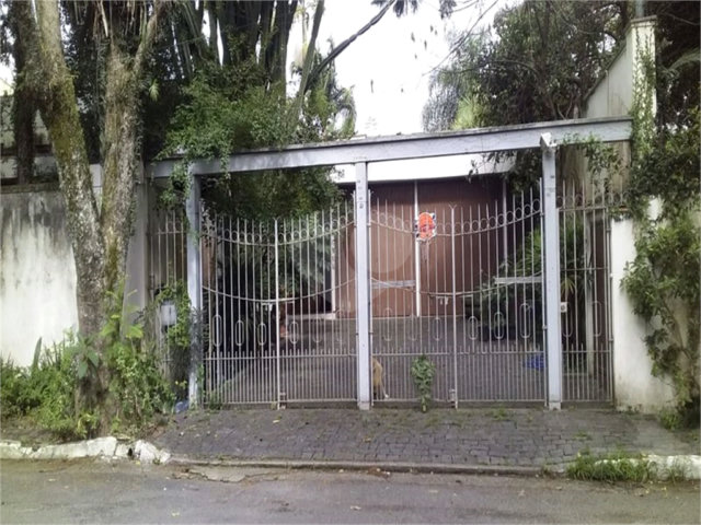 Casa Térrea à venda com 4 quartos, sendo 1 suíte,  em Granja Julieta, São Paulo, SP