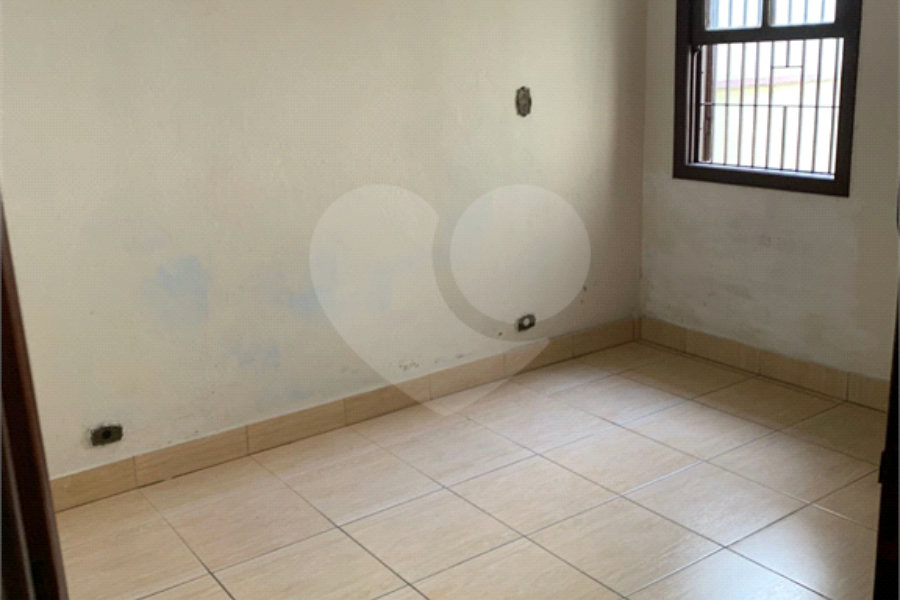 Sobrado à venda com 3 quartos no Brasilândia, São Paulo, SP