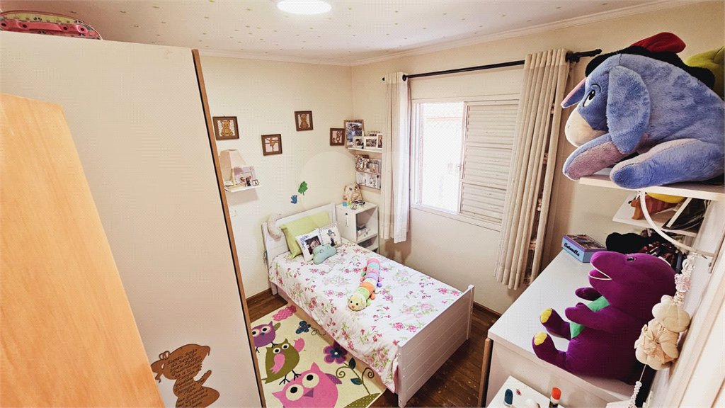 Casa à venda com 4 quartos, sendo 2 suítes, em Jardim Meny, São Roque, SP