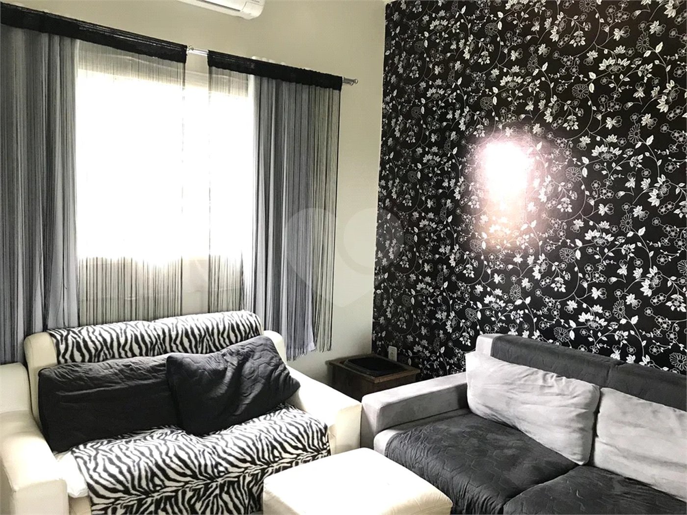 Chácara à venda com 4 quartos, sendo 3 suítes, em Monterrey, Louveira, SP