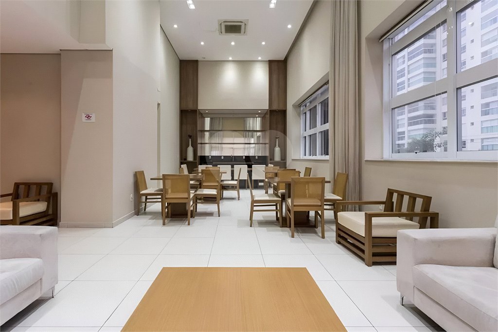 Apartamento à venda com 2 quartos, sendo 1 suíte,  em Vila Olímpia, São Paulo, SP