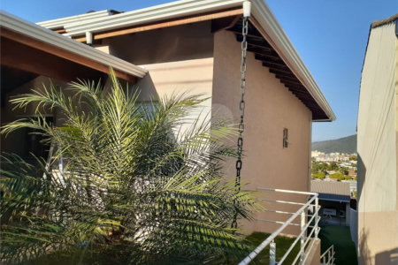 Sobrado à venda com 3 quartos, sendo 1 suíte,  em Jardim Paulista, Atibaia, SP