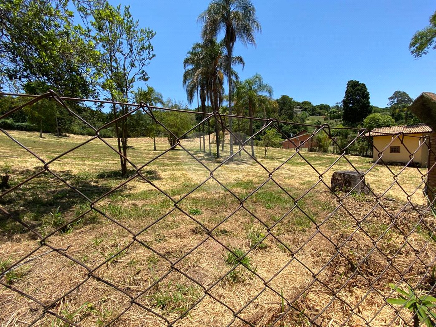 Terreno à venda no condomínio Vale da Santa Fé, Vinhedo - SP