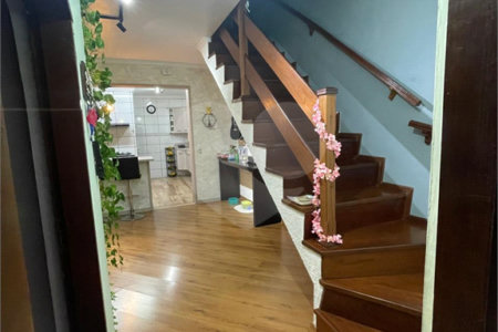 Sobrado à venda com 4 quartos, sendo 1 suíte,  em Jardim Las Vegas, Santo André, SP