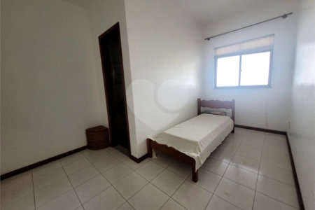Terreno à venda com 3 suítes em Bazílio, Rio Bonito, RJ