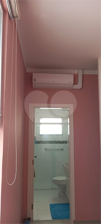 Casa à venda com 3 quartos, sendo 1 suíte, no condomínio Caruatinga, Atibaia - SP