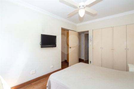 Apartamento à venda com 3 quartos, sendo 2 suítes,  em Alto da Boa Vista, São Paulo, SP