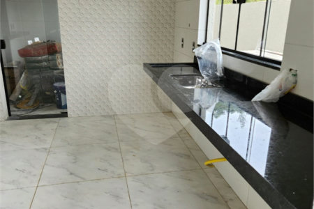 Casa à venda com 3 quartos, sendo 1 suíte, no Centro, Bom Jesus dos Perdões, SP