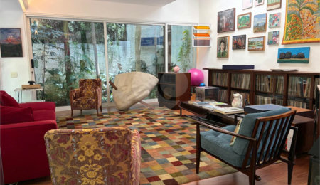 Casa de Vila para alugar com 4 quartos, sendo 1 suíte,  em Itaim Bibi, São Paulo, SP