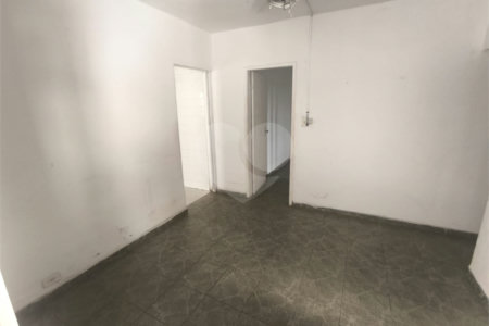 Casa à venda ou para alugar com 5 quartos, sendo 1 suíte,  em Parque Independência, São Paulo, SP
