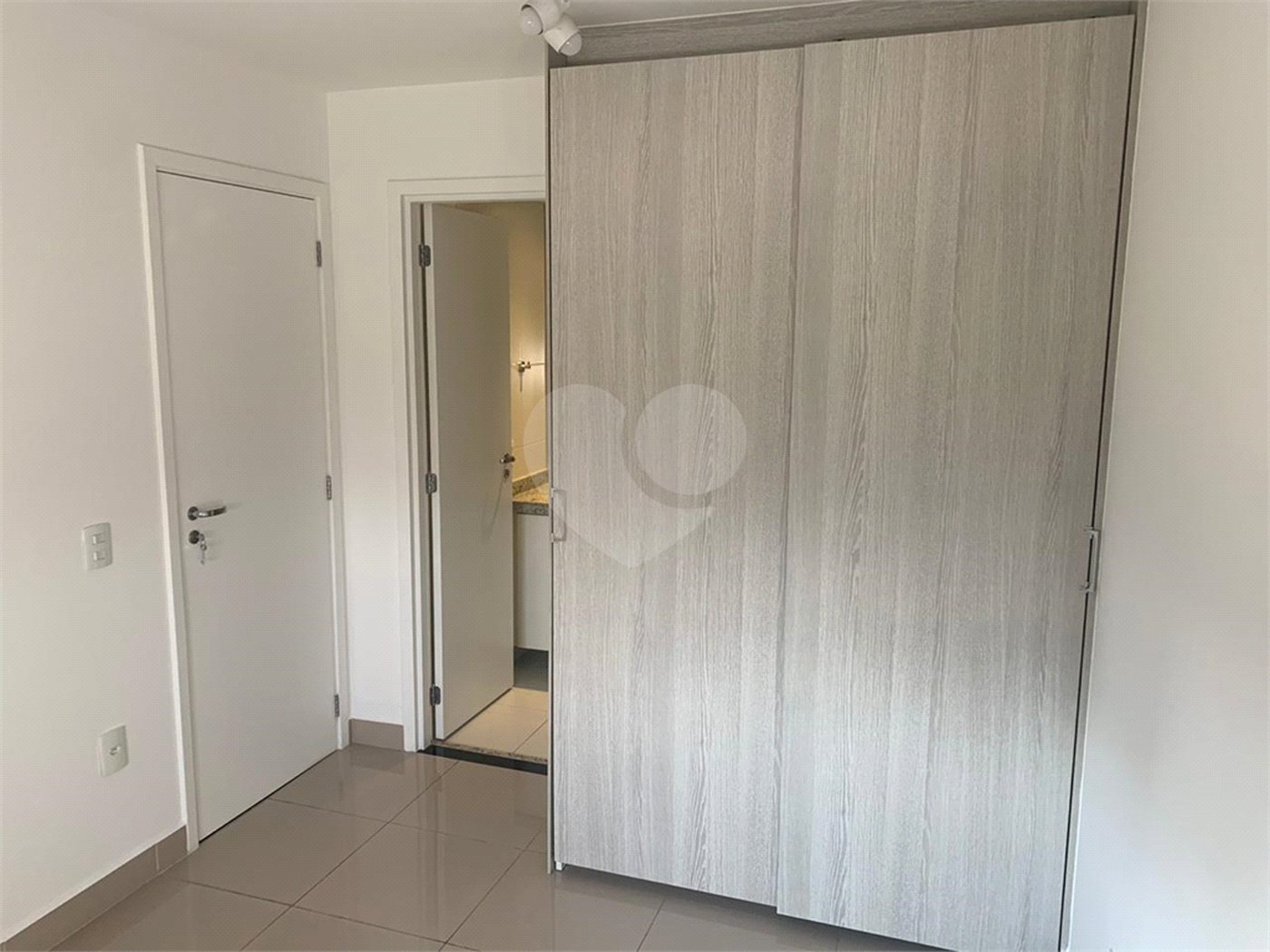 Apartamento à venda com 2 quartos, sendo 1 suíte, em Parque Industrial Tomas Edson, São Paulo, SP