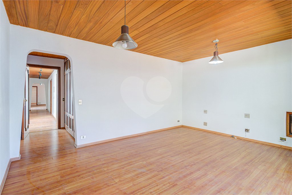Casa à venda com 5 quartos, sendo 3 suítes, em Alto da Boa Vista, São Paulo, SP