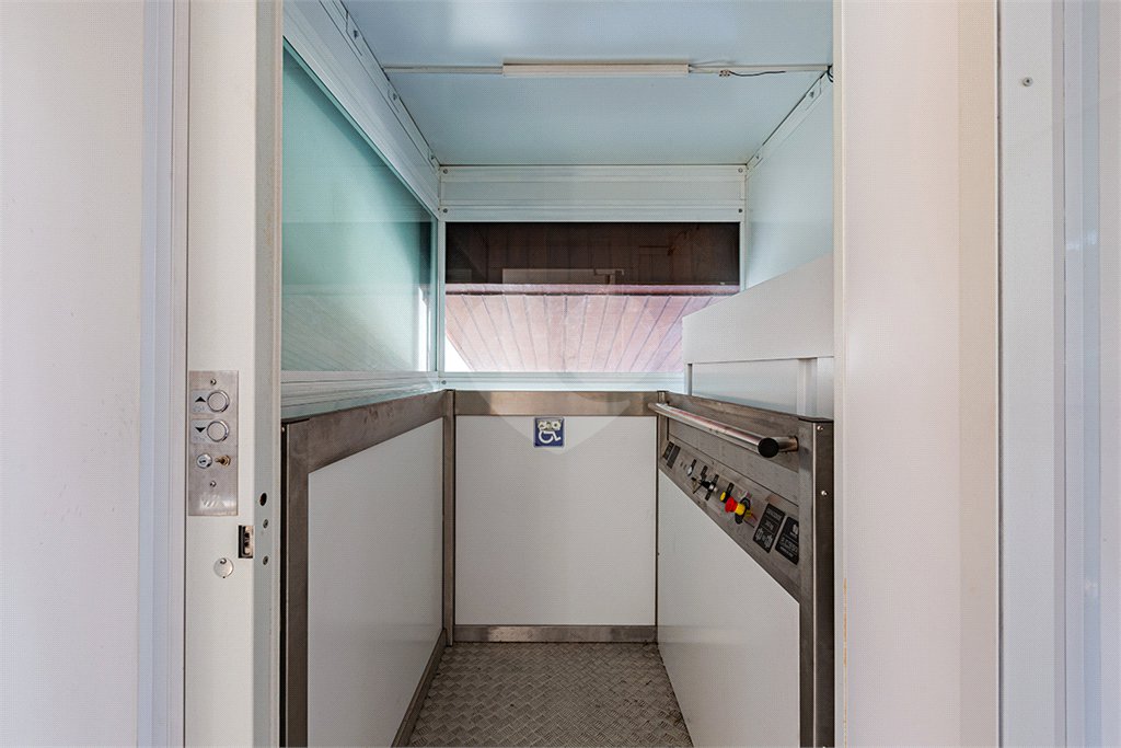 Casa à venda com 6 quartos, sendo 4 suítes, em Butantã, São Paulo, SP