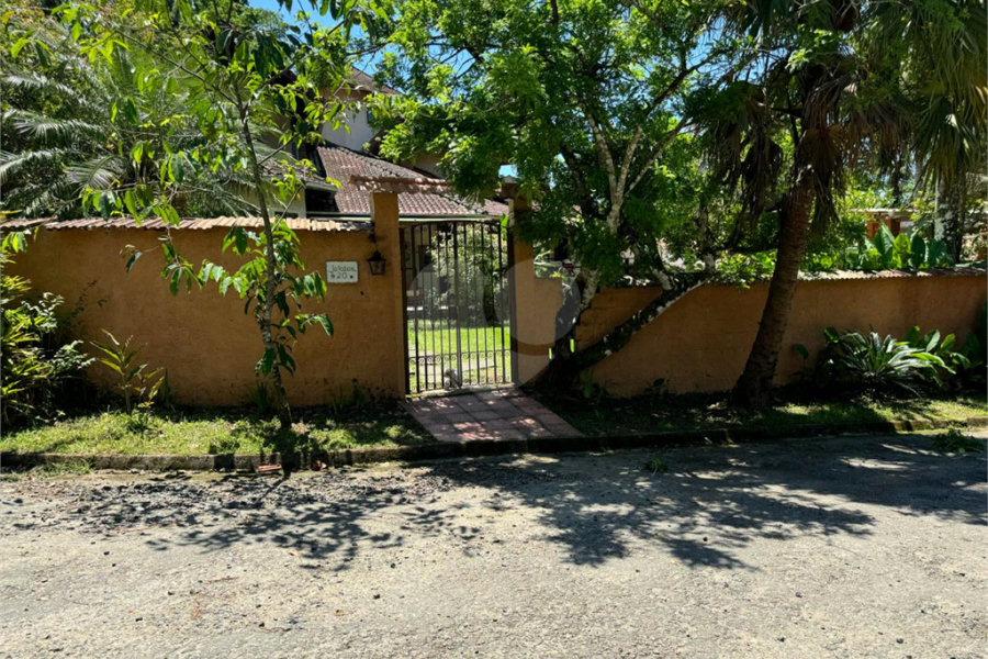 Casa à venda com 6 suítes em Massaguaçu, Caraguatatuba, SP