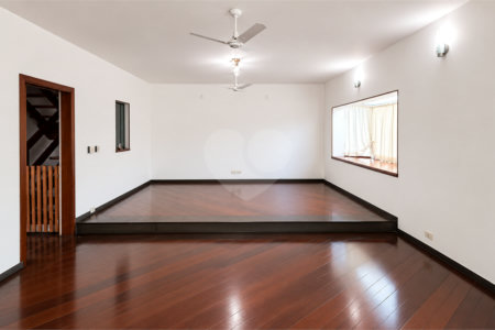 Sobrado à venda com 4 quartos, sendo 2 suítes, em Vila Pires, Santo André, SP