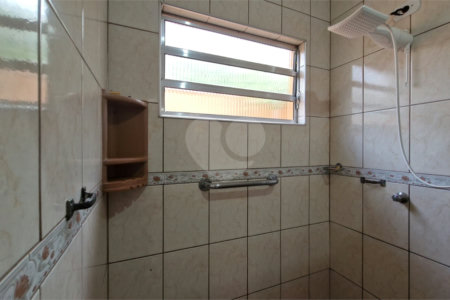 Casa para alugar com 3 quartos, sendo 1 suíte, no condomínio Santa Mônica, Atibaia - SP