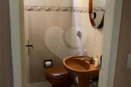 Sobrado à venda com 4 quartos, sendo 2 suítes, em Jardim Campo Limpo, São Paulo, SP