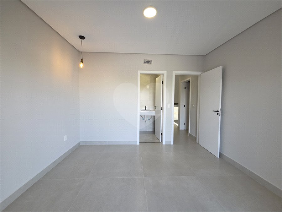Casa à venda com 3 suítes no condomínio Helena Maria, Sorocaba - SP