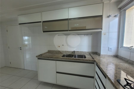 Apartamento à venda com 3 suítes no Centro, Santo André, SP