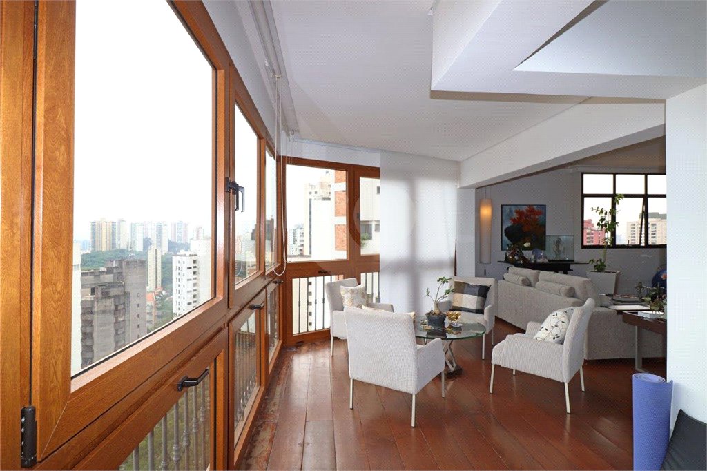 Apartamento à venda com 3 suítes em Vila Suzana, São Paulo, SP