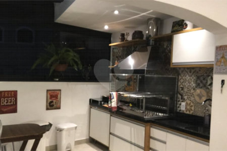 Casa à venda com 3 quartos, sendo 1 suíte,  no condomínio Residencial Nabuco de Araújo, São Paulo - SP