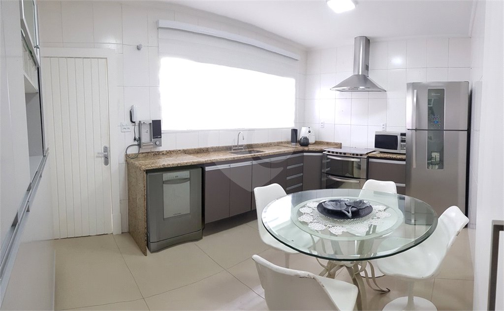 Casa Térrea à venda com 3 quartos, sendo 2 suítes,  em Vila Galvão, Guarulhos, SP