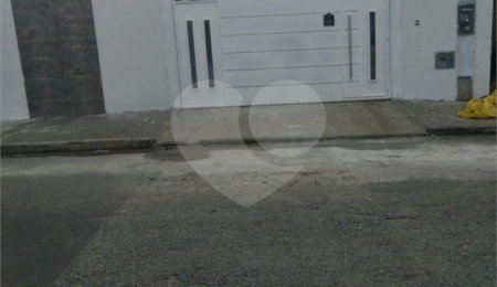 Casa à venda com 3 quartos, sendo 1 suíte,  em Vila Oliveira, Mogi das Cruzes, SP