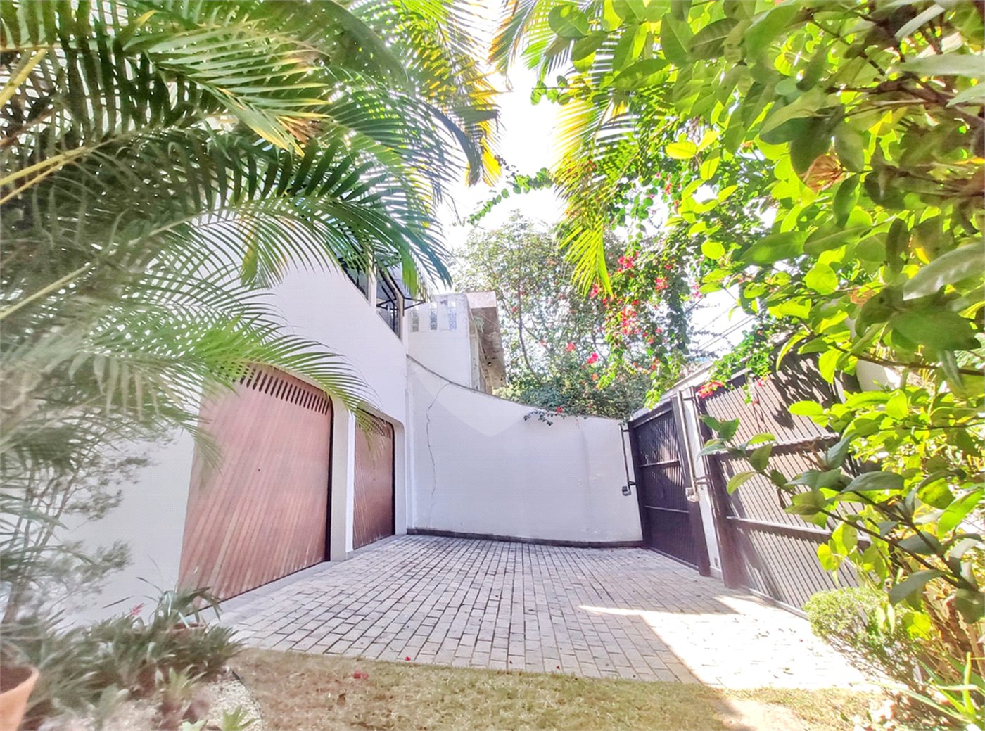 Sobrado à venda ou para alugar com 4 quartos, sendo 3 suítes,  em Jardim Franca, São Paulo, SP